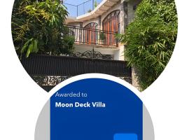 Moon Deck Villa，位于卡图纳耶克的酒店