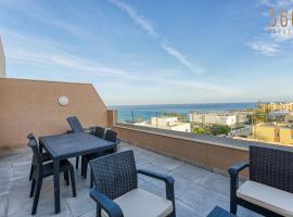 The Suite Stay - Just off the Promenade & Beach !，位于Il-Kappara的酒店