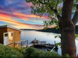 Waterfront Cabin - 15 Minutes from Downtown Oslo