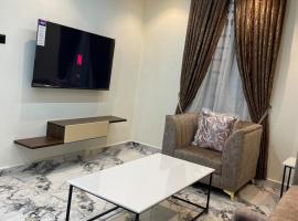 1 bedroom apartment Ajao estate，位于拉各斯的酒店