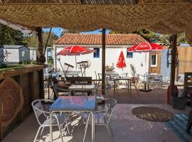 Camping Les Payolles，位于奥雷龙圣乔治的酒店