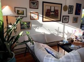 Peter's Place - 2Bed & Bath Suite Stunning Views，位于萨里的酒店