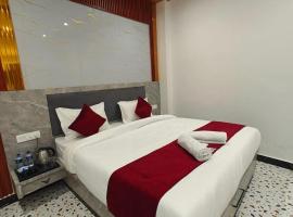 Hotel The Shyama - A luxurious Hotel Near Ram Mandir Ayodhya，位于Ayodhya的酒店