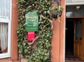 Brooklands 5 Star Guest House，位于彭里斯的酒店