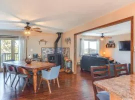 Mountain-View Deck Pet-Friendly Cabin in Bailey