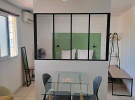 Appartement avec piscine，位于莱特鲁瓦西莱的酒店