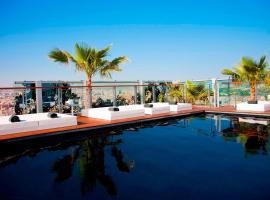 Renaissance Barcelona Fira Hotel，位于略夫雷加特河畔奥斯皮塔莱特的酒店
