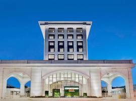 Courtyard by Marriott Bengaluru Hebbal，位于班加罗尔的酒店