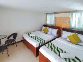 RedDoorz @ Recson Hostel Coron Palawan，位于科隆的酒店