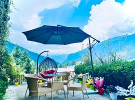 Himalayan River Resort, Manali - #riverside # private parking # scenic River & mountain View # open Cafe # spacious Rooms，位于马拉里的酒店