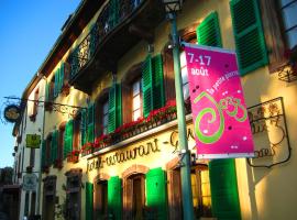 Logis Hôtel-Restaurant Aux Trois Roses，位于拉佩蒂特皮耶尔的酒店