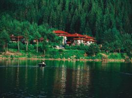 Къщи за гости "Комплекс ОАЗИС"，位于多斯帕特的带热水浴缸的酒店