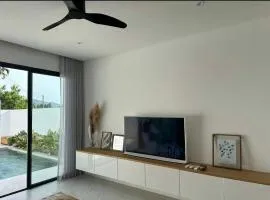 Stylish Pool Villa Room