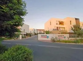 2 minutes walk to beach, pool and golf view,lovely appartment in Taghazoutbay Residence tamourit