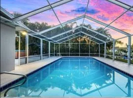 Charming 2-Bedroom Home With Huge Pool on the water !