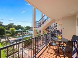 205 South Pacific Apartment - pool and aircon