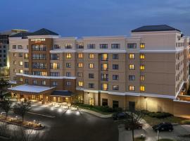 Courtyard by Marriott Newark Elizabeth，位于伊丽莎白的酒店