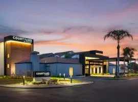 Courtyard by Marriott Fresno
