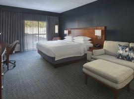 Courtyard by Marriott Norwalk，位于诺沃克的酒店