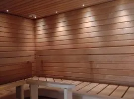 Cozy Apartment & Sauna & Patio & kitchenette