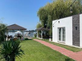 ElGringo Clisura Dunarii，位于Moldova Nouă的酒店