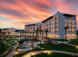 The St. Regis La Bahia Blanca Resort - Tamuda Bay，位于弗尼迪克的宠物友好酒店