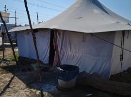 Mahakumbh tent，位于Prayāg的豪华帐篷营地