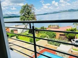 The Holiday House Harties