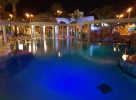 New on booking Top Class Excluzive Luxury De -Golf Resort，位于埃拉特的酒店