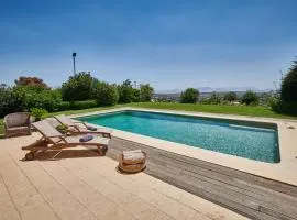 Luxury Maisonette with Pool