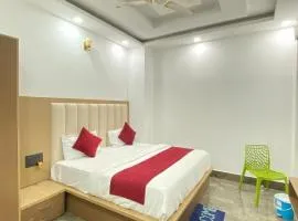 Hotel Prime Star AC Family Room