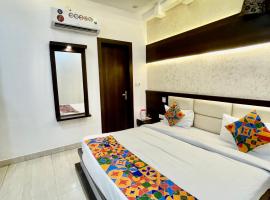 Hotel Urban Home Stay Near Taj mahal，位于Tājganj的酒店
