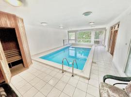 5 Hálószobás Wellness VIP House - privát medence，位于希欧福克的酒店