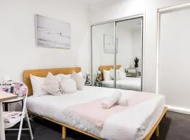 Standard Queen Room in Gregory Hills - Quaint Spot - Shared Bathroom