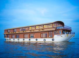 Beach Paradise Day Cruise Houseboat，位于阿勒皮的酒店