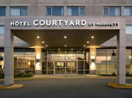 蒙特利尔机场万怡酒店 