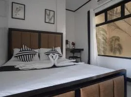 The Palms Resort & Bar