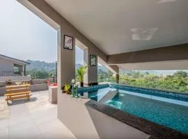 Da Alohas 2BHK Luxury Private Pool Penthouse Suite