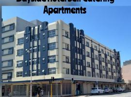 Bayside Hotel Self Catering Apartments，位于德班的酒店
