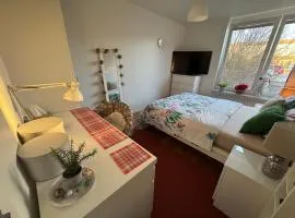Comfortable Private Rooms in a Modern Apartment