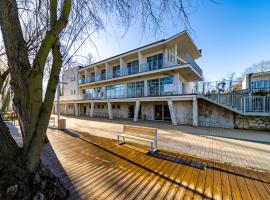 Odrzańskie Centrum Przyrodniczo Rekreacyjne Neptun，位于格沃古夫的酒店