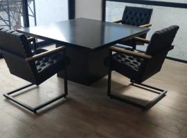 Hermoso Monoambiente lanusita，位于Lanús的酒店