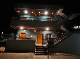 MEENAKSHI GUEST Inn，位于亨比的旅馆
