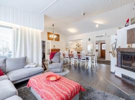 Riverside Home for families - beautiful house near Santa Claus Village