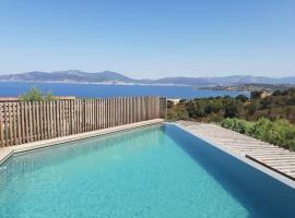 Villa ARIA, piscine, vue mer 120 m2 tout confort - 4 personnes，位于皮耶特罗塞拉的酒店