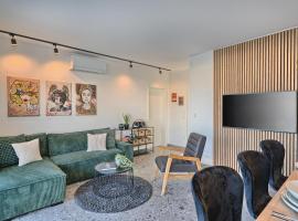 Bura Breeze - Sea-View Garden Apartment，位于斯拉汀的自助式住宿