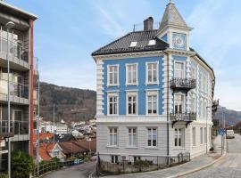 Sjarmerende leilighet med utsikt, spa-bad og park，位于卑尔根的酒店