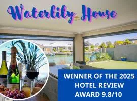 "WATERLILY HOUSE" - Luxury Canal House, Jetty, Dog & Child Friendly - Sleeps 14