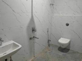 Shree Krishna Homestay Hall，位于Daryābād的酒店