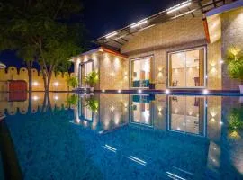 Alaya Stays 5 BHK Roohmon's Farm with Private Pool, Garden & Bar